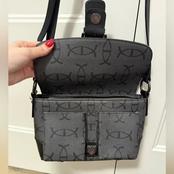 Danier Philipa Flap Shoulder Bag - Picture 4 of 8